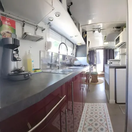 بوتيل Entier Sur Bateau *