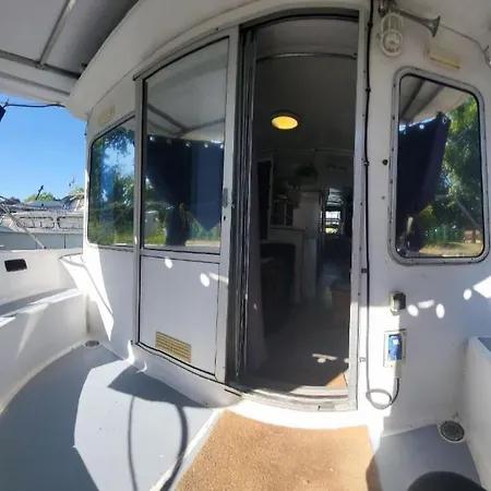 Hotel na wodzie Entier Sur Bateau Montech