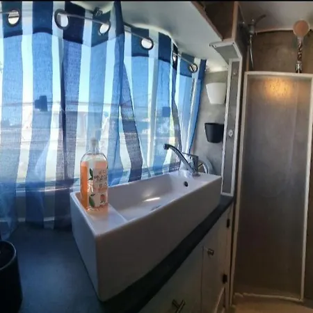 Entier Sur Bateau