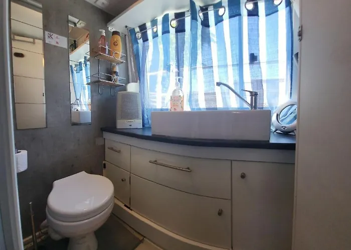 Hotel na wodzie Entier Sur Bateau *